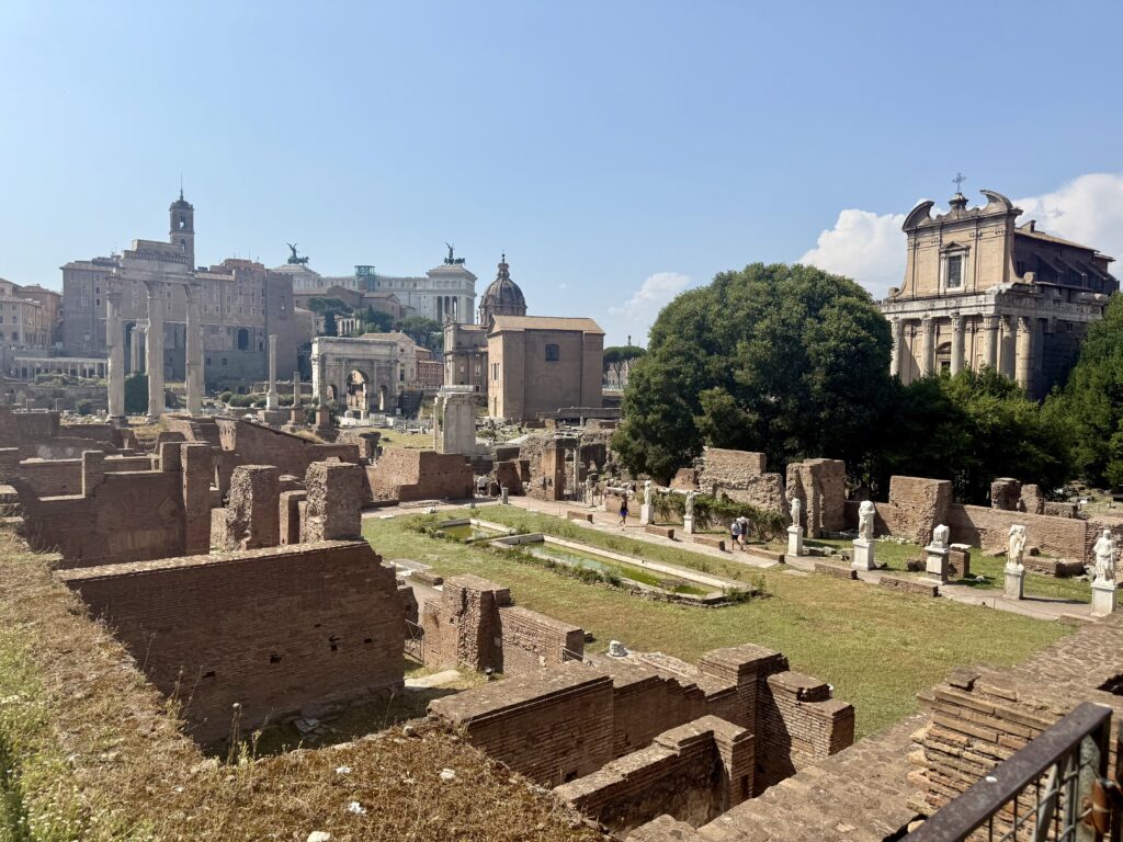 Rome highlights - Colosseum, Roman Forum, San Pietro in Vincoli, Trevi Fountain