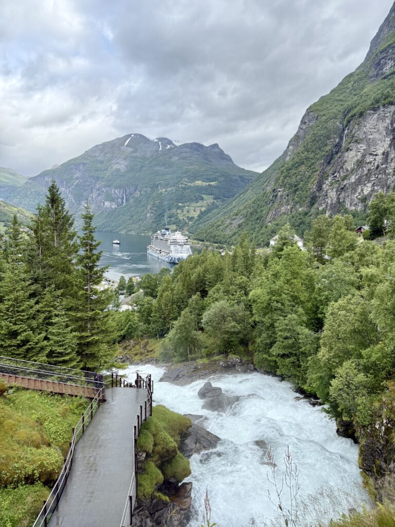 The hike to Storsæterfossen will offer the best views