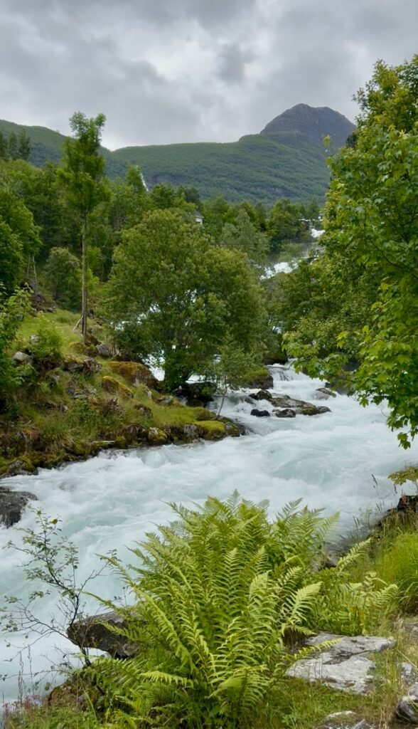 Norway natural beauty, hike Geiranger and chase a few waterfalls!
