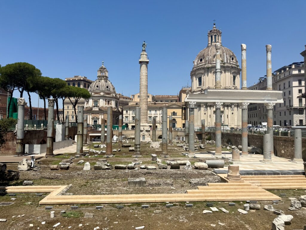 Rome highlights - Colosseum, Roman Forum, San Pietro in Vincoli, Trevi Fountain